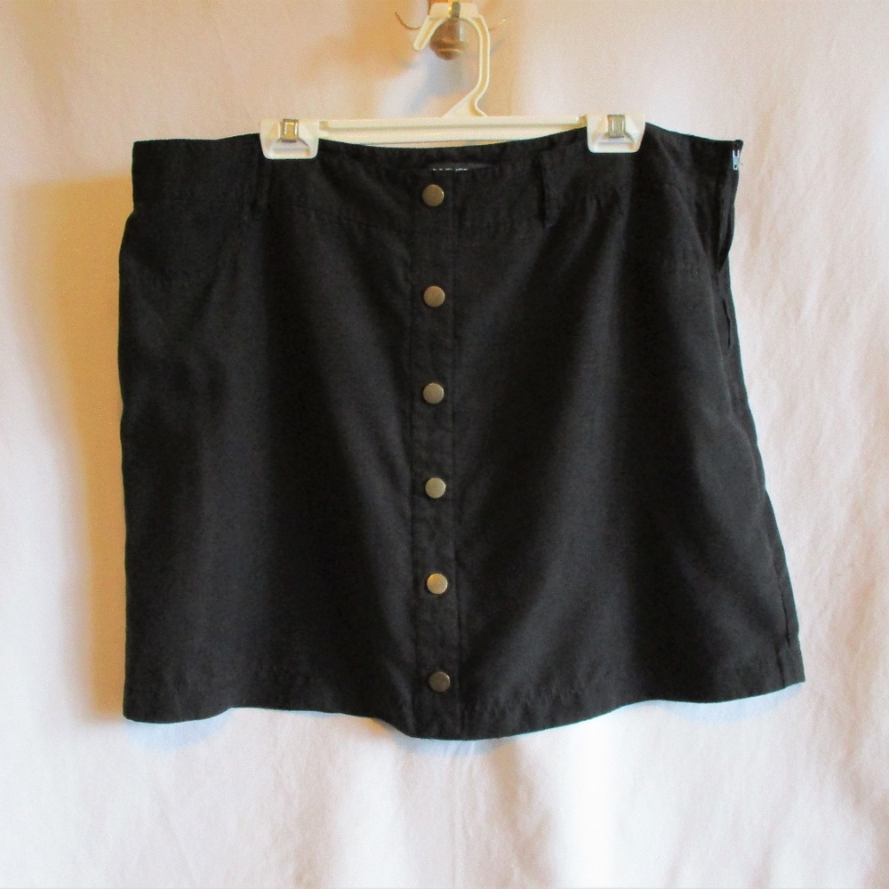 COPY - New Forever 21 Button Front Mini Skirt